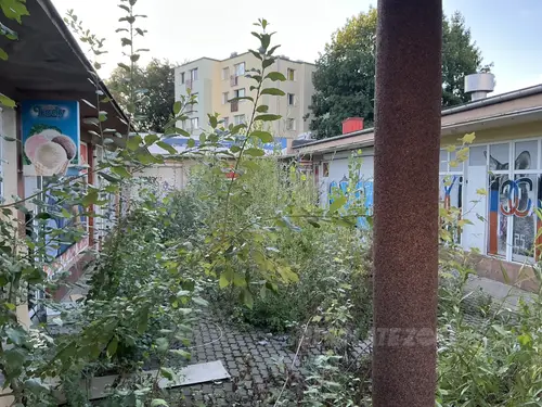 Opuszczone targowisko - zdjęcie 3/4