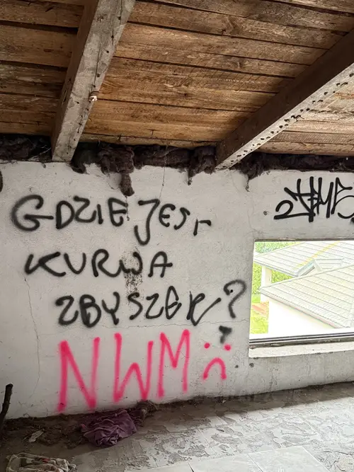 Opuszczony dom - zdjęcie 2/14