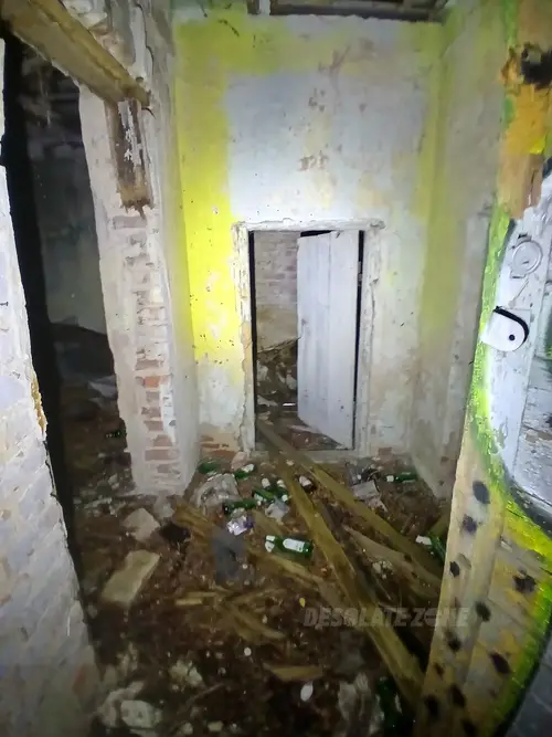Siedlisko z pomieszczeniem gospodarczym - photo 3/4