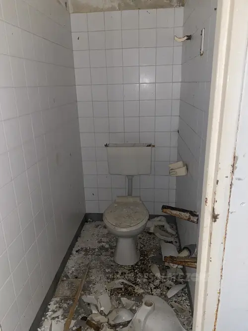 Opuszczone dwa budynki