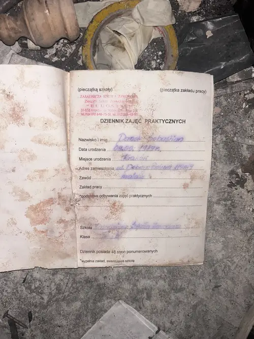 Stare zabytkowe stajnie na plebanii kościoła