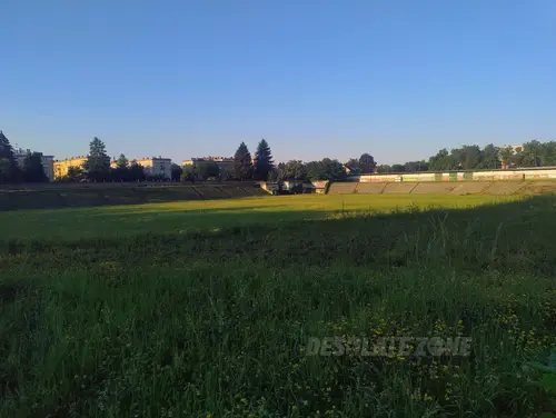 Opuszczony stadion - zdjęcie 1/16