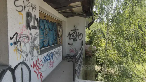 Duża opuszczona posesja - zdjęcie 17/47