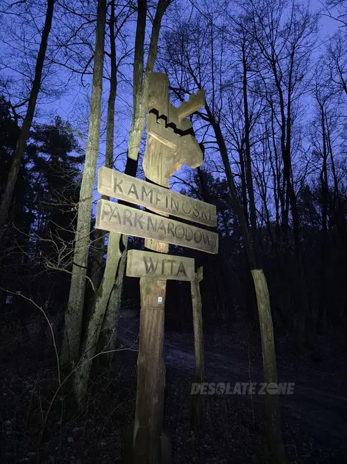 Opuszczona nawiedzona leśniczówka z horroru w środku lasu - zdjęcie 1/24