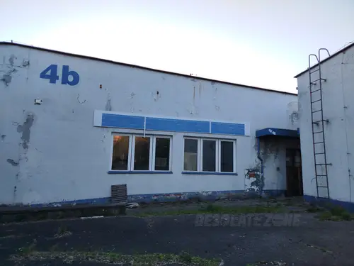 Hale targowe i biurowiec - zdjęcie 18/23
