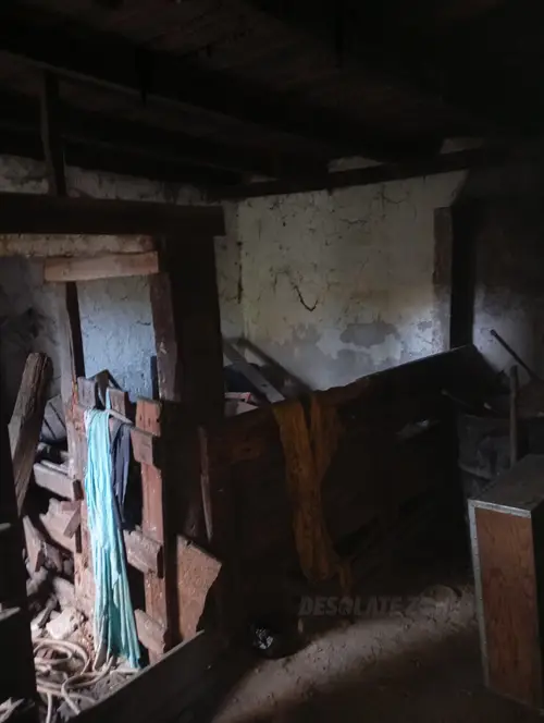 Dom z dwoma samochodami