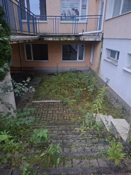 Opuszczona szkoła wyższa - zdjęcie 2/9