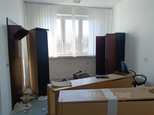 Opuszczone biuro - zdjęcie 10/21
