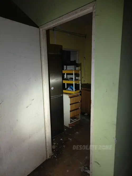 Opuszczony biurowiec przy starej fabryce, Wieliczka - zdjęcie 13/15