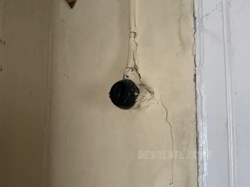 Opuszczony dom z wyposażeniem - zdjęcie 1/13