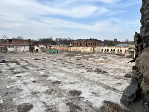 Ogromna fabryka włókiennicza