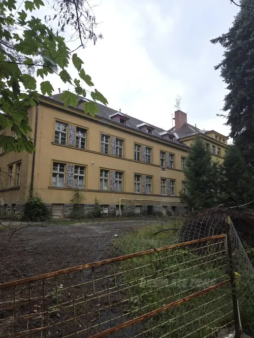Opuszczony szpital - zdjęcie 1/12
