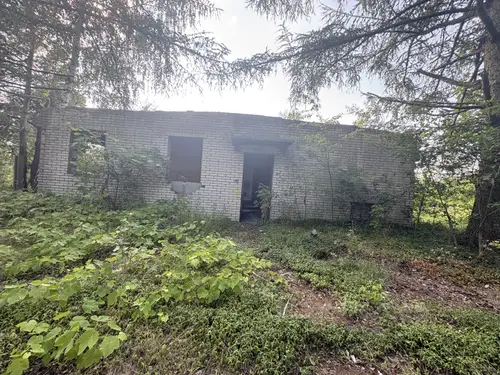 Opuszczone kurniki / dawna ferma drobiu