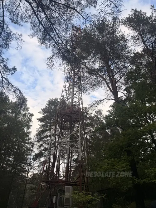 Opuszczone radio stacja nadawcza oraz schron w świetnym stanie pod napięciem