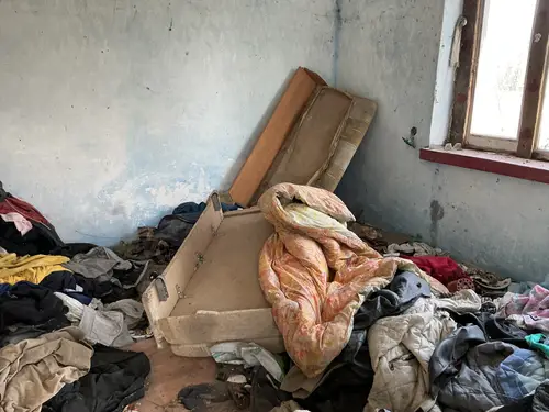 Dwa opuszczone domki - zdjęcie 3/17