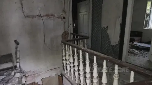 Opuszczony dom ze stodołą - zdjęcie 14/98