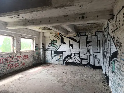 Opuszczone budynki po dawnych koszarach wojskowych, Borne Sulinowo - photo 28/40