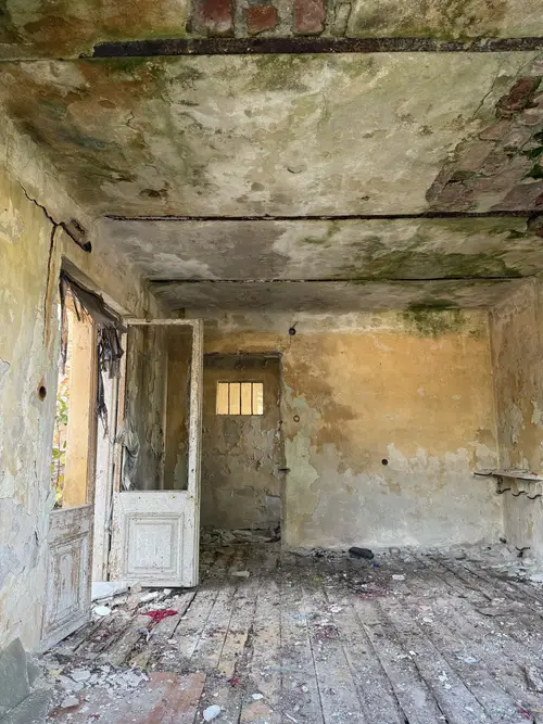 Opuszczony dom - zdjęcie 3/5