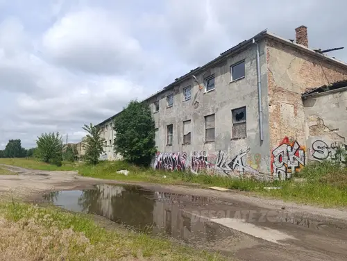 Opuszczone budynki po dawnych koszarach wojskowych, Borne Sulinowo - photo 2/40