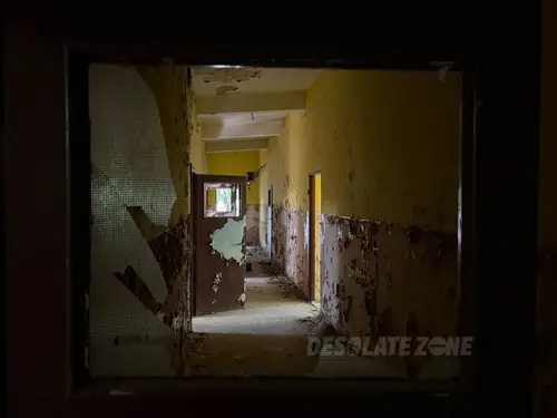 Opuszczony ośrodek "Villa Rosa" - zdjęcie 14/40