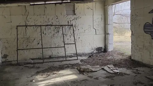 Opuszczony niedokończony dom z halą., Rzgów - photo 14/23