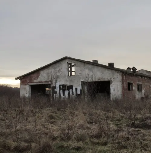 Opuszczony Pgr - zdjęcie 1/4