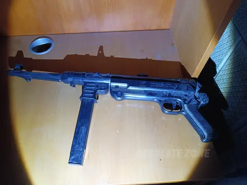 Opuszczony dom z bronią - zdjęcie 4/69