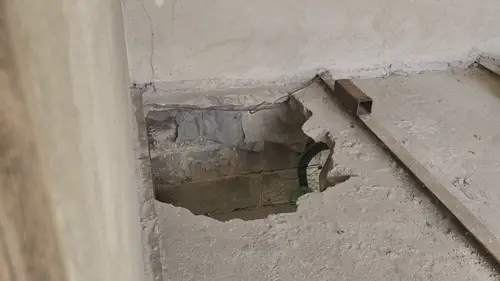 Opuszczony niedokończony dom z halą., Rzgów - photo 9/23