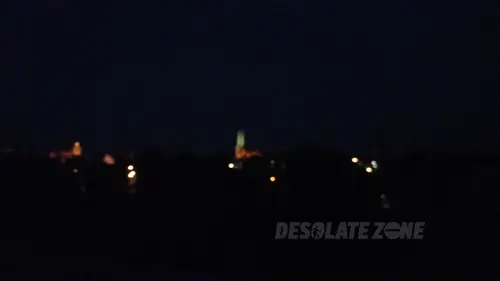 Opuszczona przychodnia wojskowa.