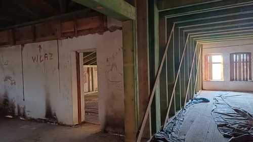 Neorenesansowy budynek dworu, należący do rodu Tieschowitzów, Zabrze