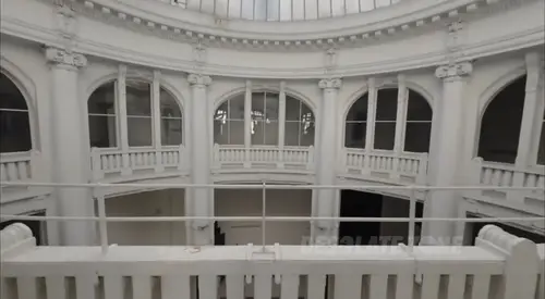 Opuszczony bank - zdjęcie 2/5