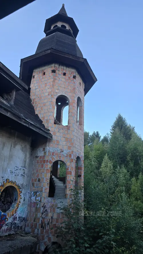 Zamek w Łapalicach, Łapalice - photo 12/111