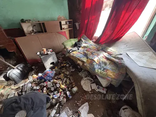 opuszczona kamienica przy tauron arenie - zdjęcie 2/12