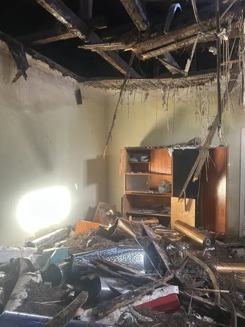 Dom obok warsztatu samochodowego - zdjęcie 8/9