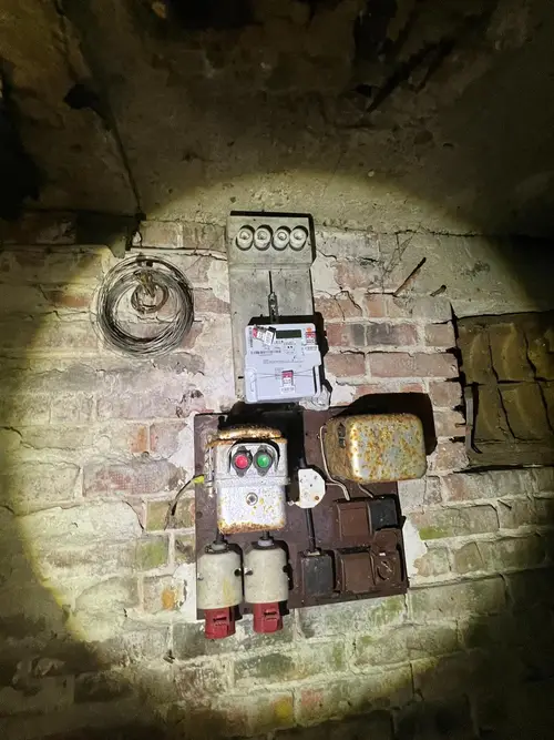 Warsztat z samochodami - photo 3/5