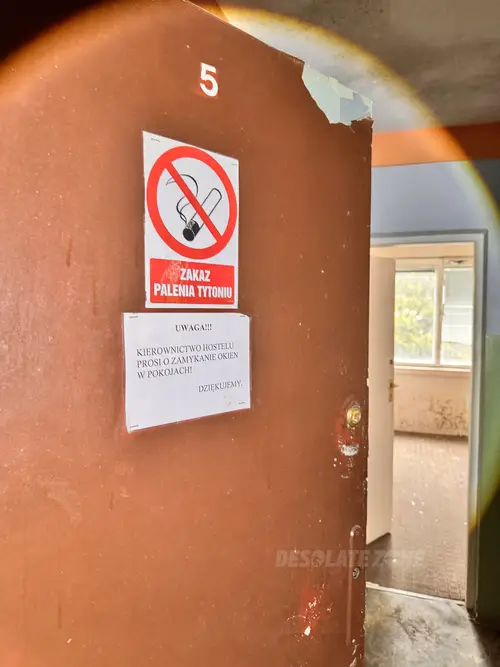 Opuszczony hostel - zdjęcie 26/36