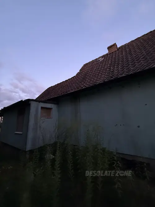 Opuszczony dom - zdjęcie 2/4