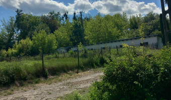 Opuszczony kompleks budynków,