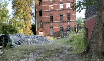 Dwie opuszczone kamienice