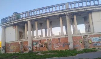 Opuszczony stadion - zdjęcie 4/4