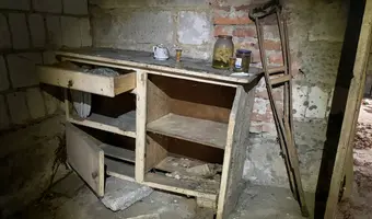 Opuszczony dom ze stodołą - zdjęcie 2/4