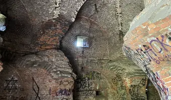 Ceglana wieża artyleryjska znana jako Fort Malakoff., Głogów