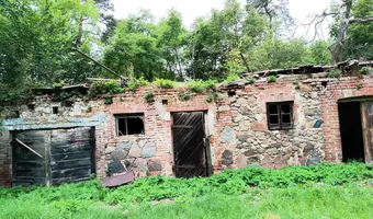 Opuszczone gospodarstwo w Marzeninie