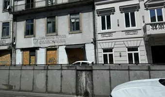 Opuszczona kamienica - restauracja