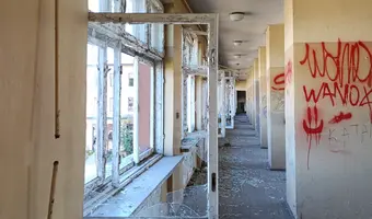 Opuszczona remiza straży pożarnej - zdjęcie 2/22