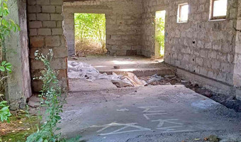 Pustostan domu z warsztatem