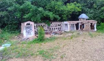 Opuszczony park miniatur sakralnych złota góra w częstochowie - zdjęcie 3/4
