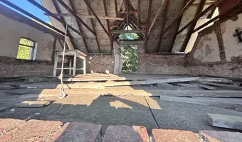Stara przepompownia wody pustostan