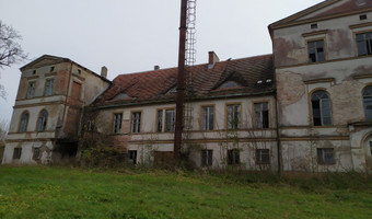 Opuszczony pałac von der Marwitzów - Unichowo,