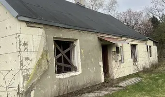 Opuszczony dom z szopką